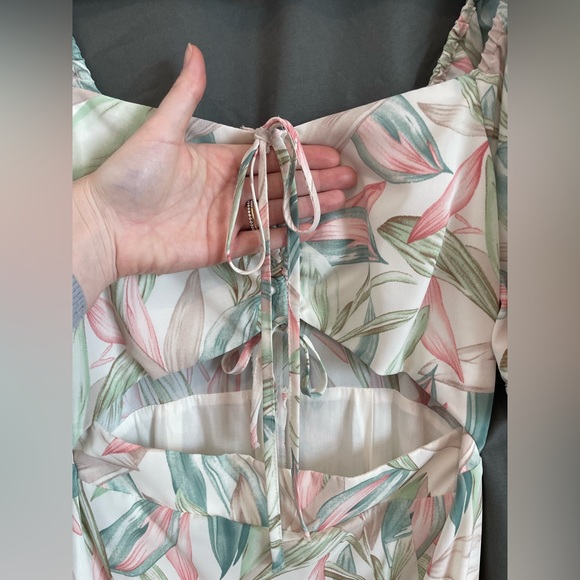 Lulu’s Thriving Moment White Floral Print Puff Sleeve Cutout Midi Dress, Medium - Picture 4 of 16